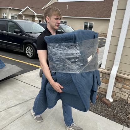Peak Movers crew handling a move in the La Crosse Area area